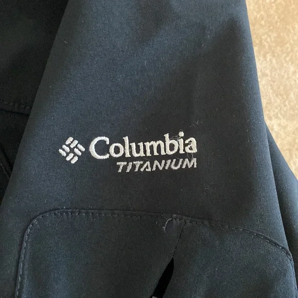 Columbia fall jacket - Picture 2 of 8